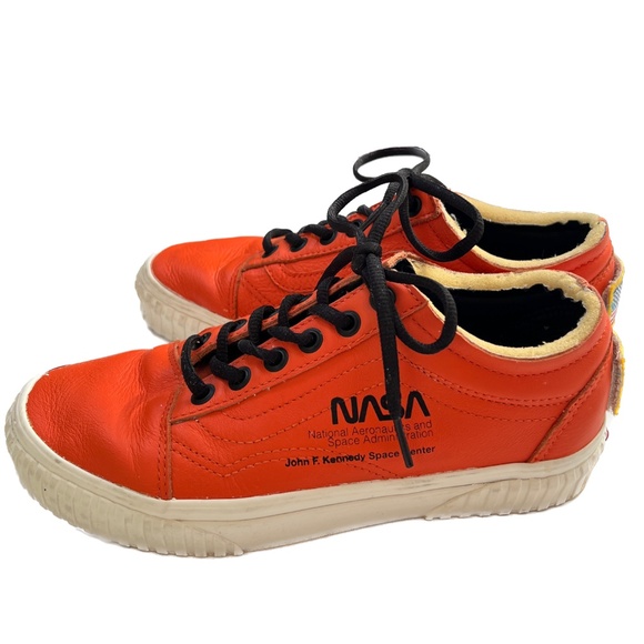 Vans x NASA Sneakers Kennedy Space Center Low Top Orange Mens 5.5 Womens 7 - Picture 2 of 7